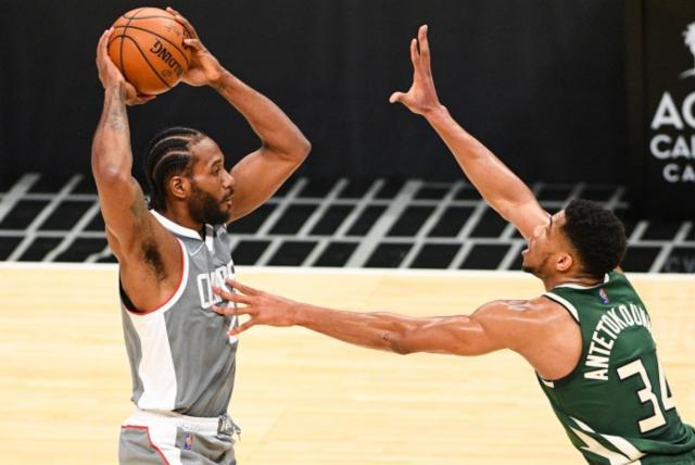 kaiyun 开云 中国 官方网站-小卡合同或因违规被判无效 雄鹿全力争夺挽留字母